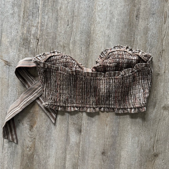 Le Lis Linen Blend Striped Crop Top - Picture 4 of 5